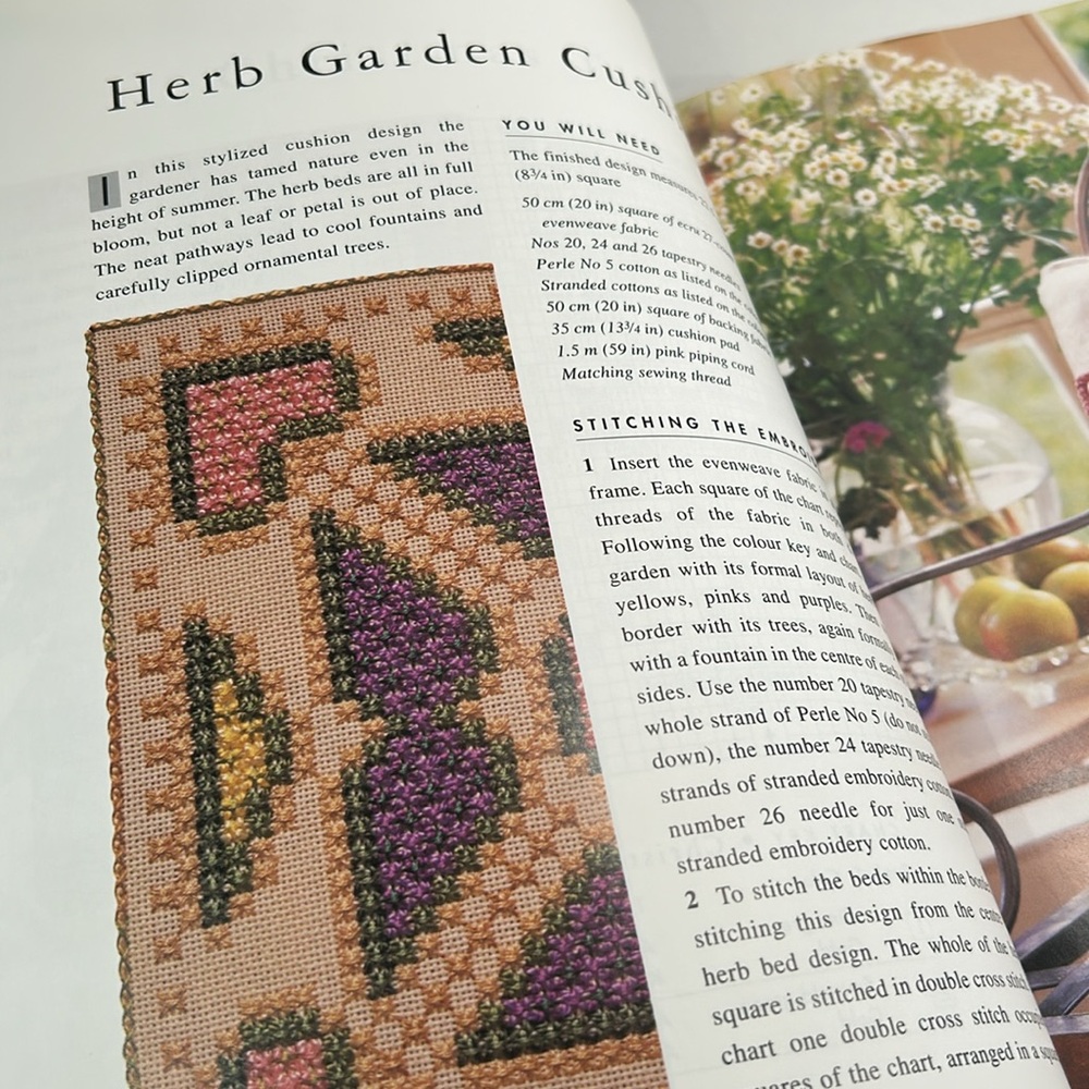 ๐ Next Steps In Cross Stitch Vintage 1996 Hardcover Book By Angela Beazley - Picture 8 of 16